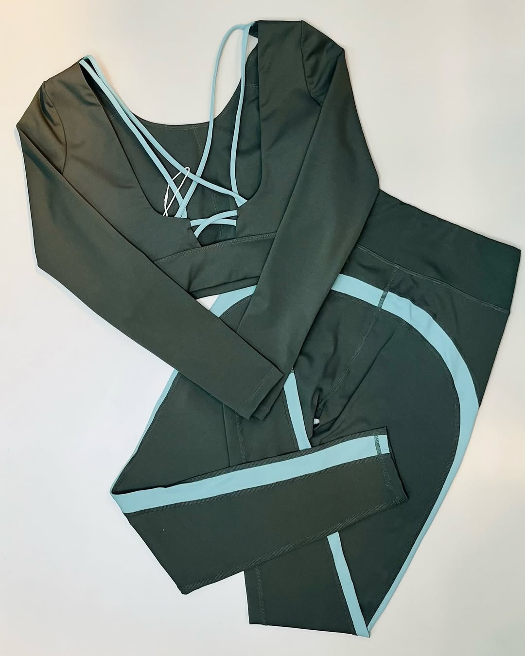 ست کراپ و لگ زنانه پارچه نانو اسپندکس