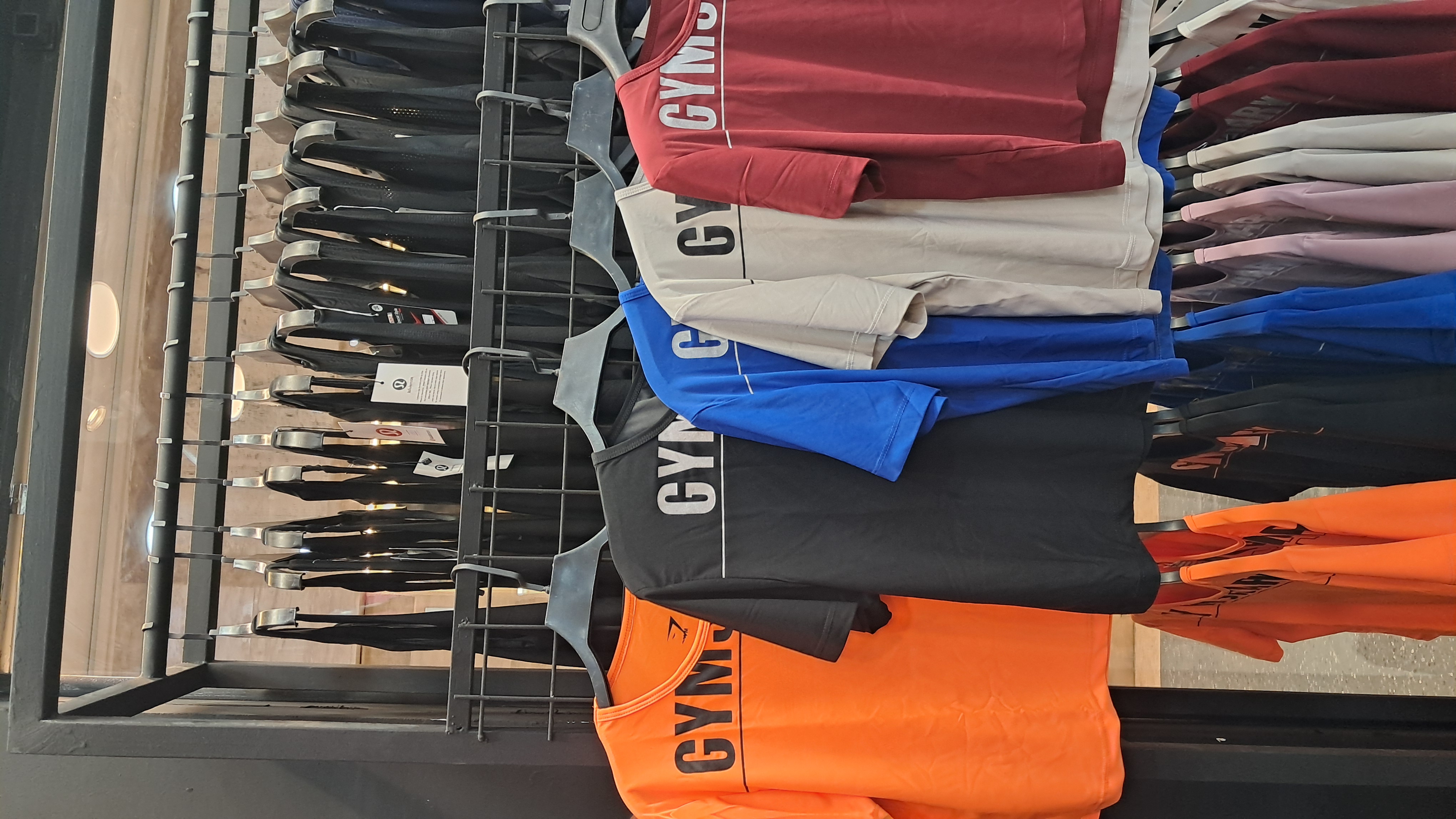 کد:  1050 کراپ gym shark پارچه ریون فلامنت ۸ رنگ M l xl